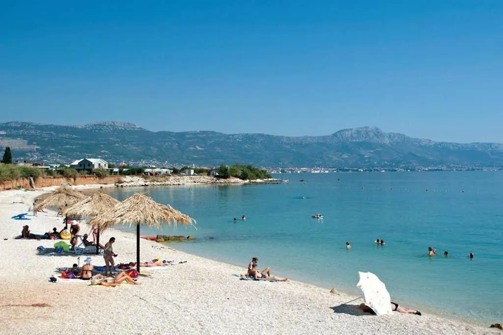 Large Apartment Duje Kastela 0*,  Croatia