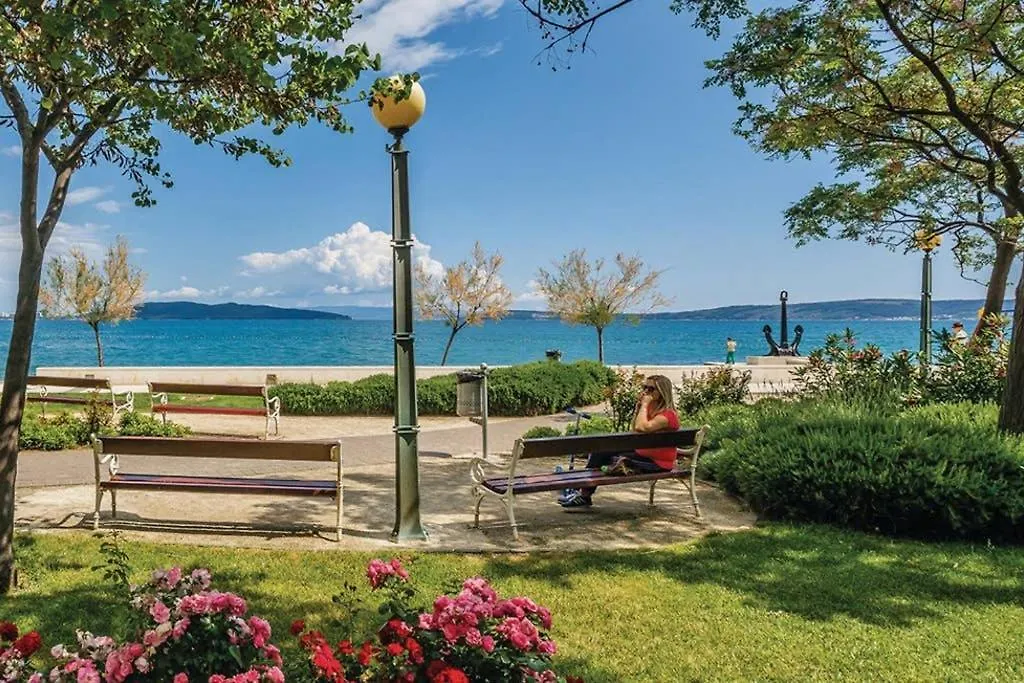 Large Apartment Duje Kastela Croatia