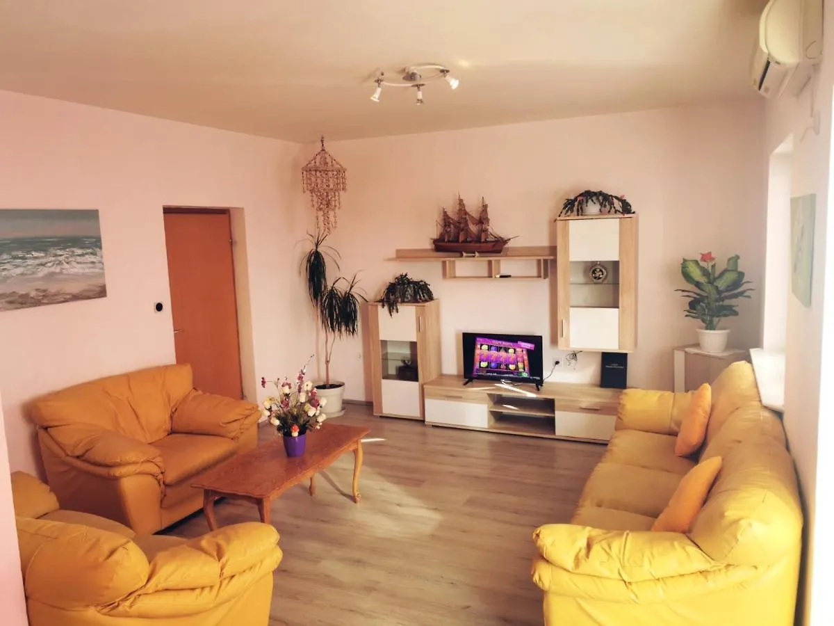 Large Apartment Duje Kastela