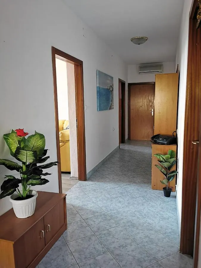 Large Apartment Duje Kastela Croatia