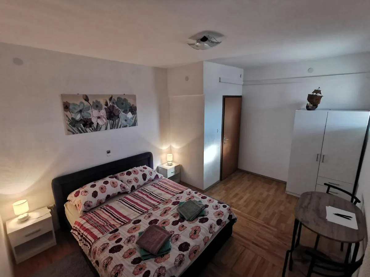 Large Apartment Duje Kastela