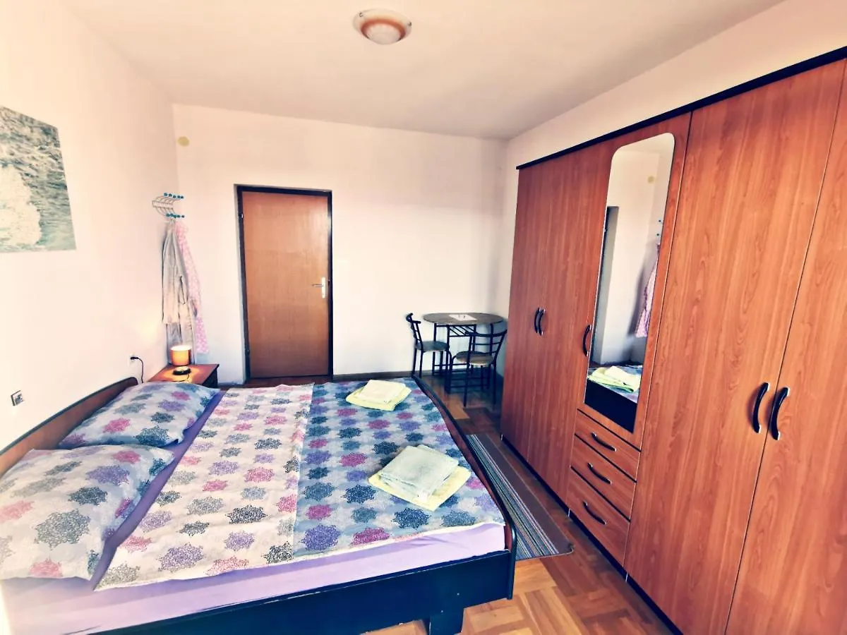 Large Apartment Duje Kastela Croatia