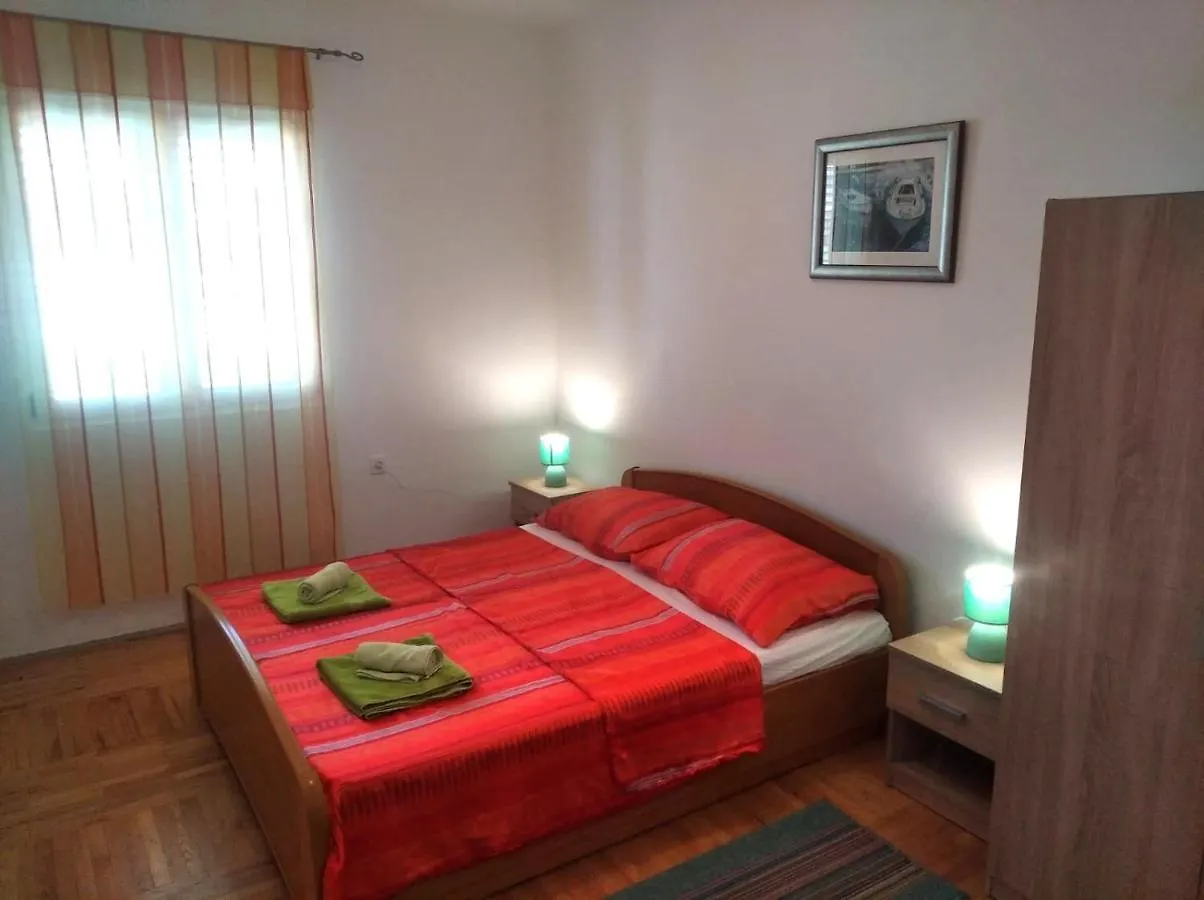 Large Apartment Duje Kastela