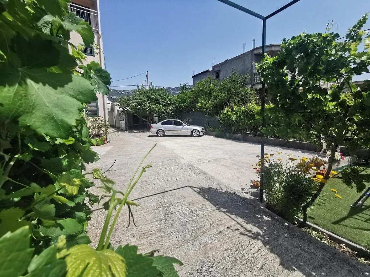 Large Apartment Duje Kastela