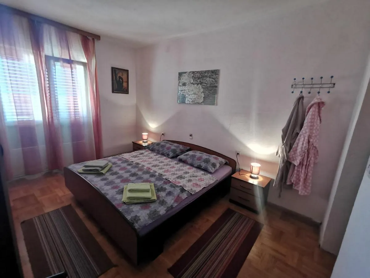 Large Apartment Duje Kaštela